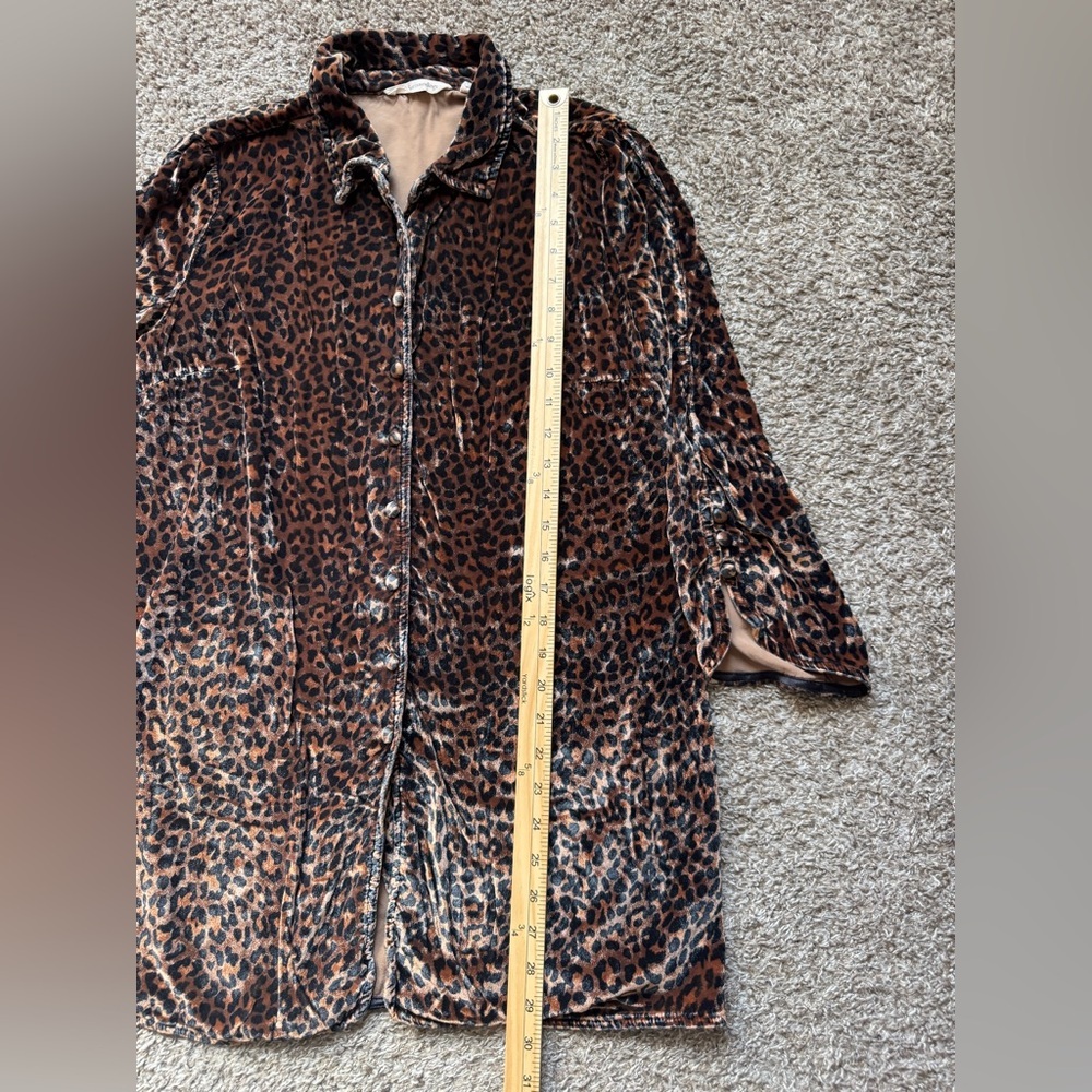 SOFT SURROUNDINGS Icon Silk Velvet Poets Tunic Top. Color: Natural Animal - Picture 8 of 11